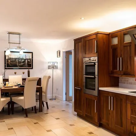 Salmons Leap Village Kerry Sneem